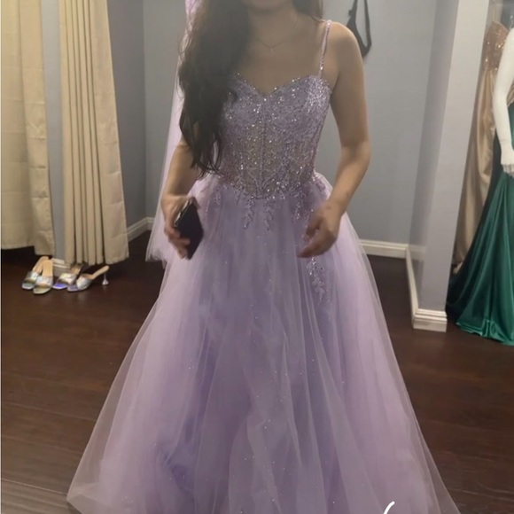 This could be your next beautiful prom dress - Picture 2 of 2